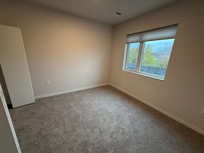 Building Photo - Northern Point Apartments