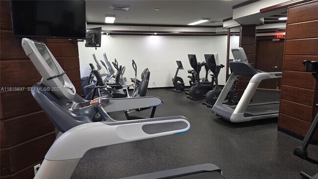 Building Photo - 18151 NE 31st Ct