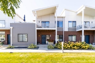 Building Photo - 465 SW 12th St