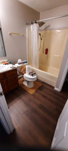 Building Photo - 120 Monroe St