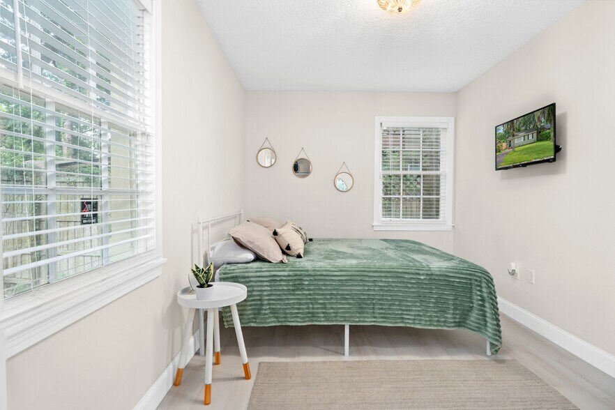 2nd bedroom - 3512 Plum St