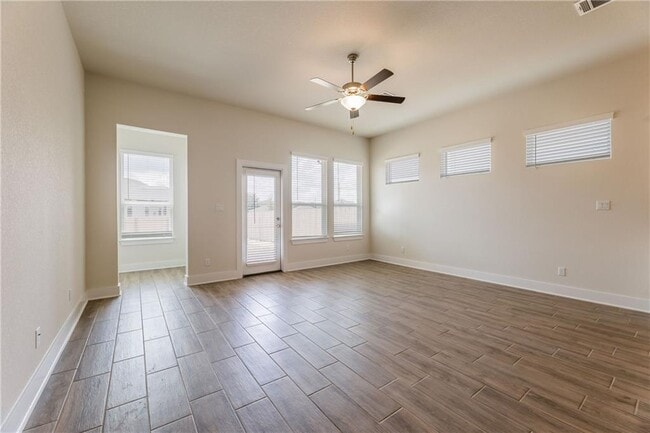 Building Photo - 178 Brooks Ranchi Dr
