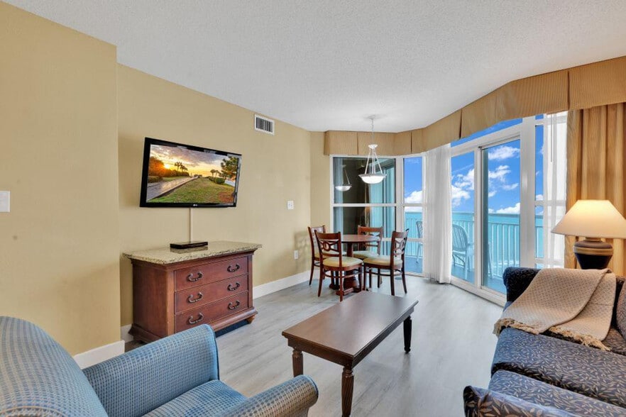 Primary Photo - 2506 N Ocean Blvd