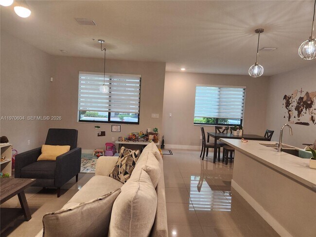 Building Photo - 4745 NW 84th Ct