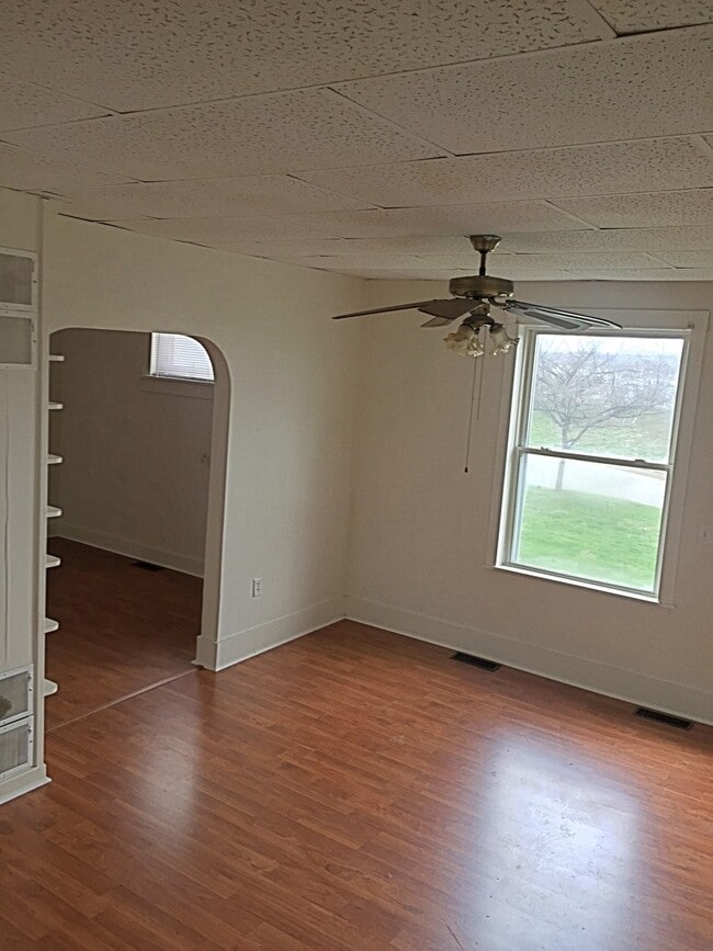 Building Photo - 2-Story 4 Bed/2 Bath Home with Basement & W/D