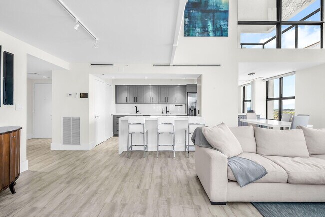 Building Photo - 3115 S Ocean Blvd