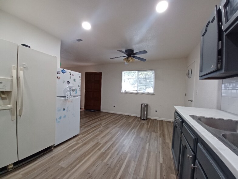 Building Photo - 1111 Central Ave