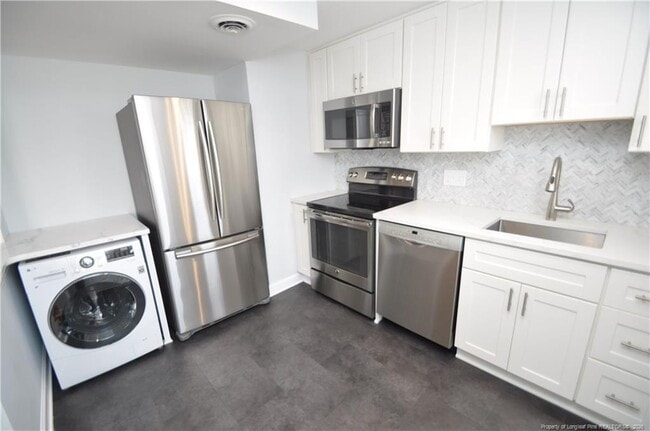 Building Photo - 1008 Nichols Dr