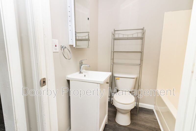 Building Photo - 207 Napier St