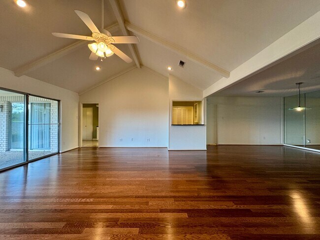 Building Photo - Single Family Home Available in Windmill Hill