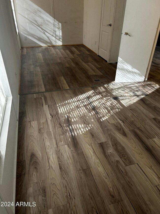 Building Photo - 16005 N 32nd St