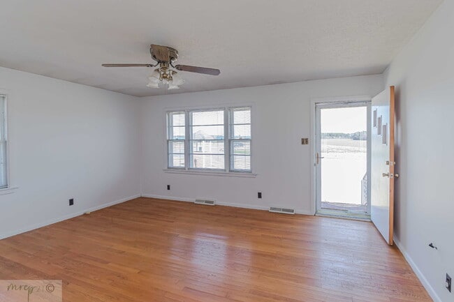 Building Photo - PRINCETON Brick Ranch w/ 3 BR | 1.5 BA  *Lawn Care Included*