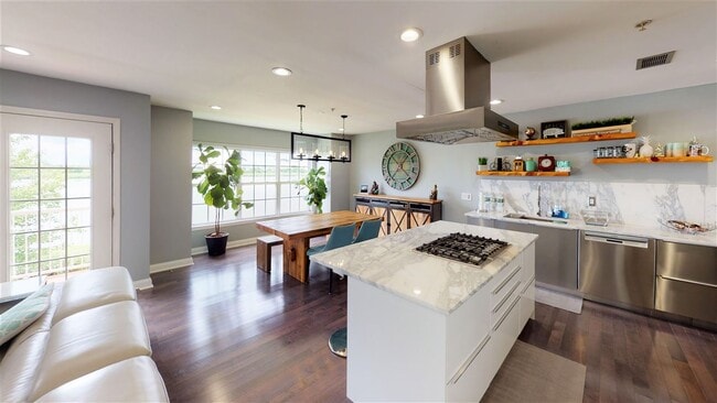 Building Photo - 22 Mallard Pl