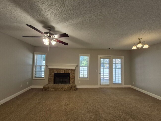 Building Photo - Bright and Spacious 3BR/2.5BA Townhome in Prime Lawrenceville Location