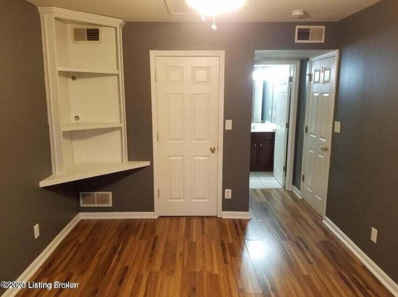 Building Photo - 731 N Hite Ave