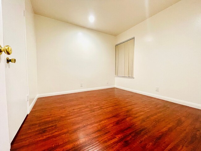 Building Photo - Charming Cul-de-Sac Home for Lease in Cerr...