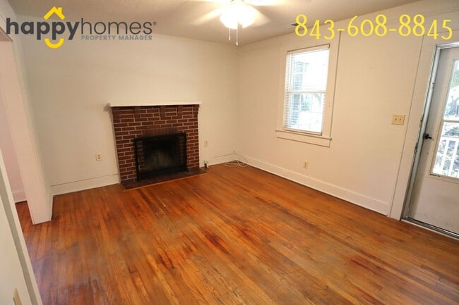 Building Photo - Cozy 2 bedroom 1 bath home in trendy Riverland Terrace!