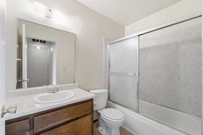 Building Photo - 0887