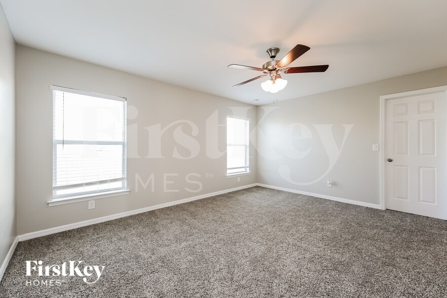 Building Photo - 1305 NW 11th Terrace