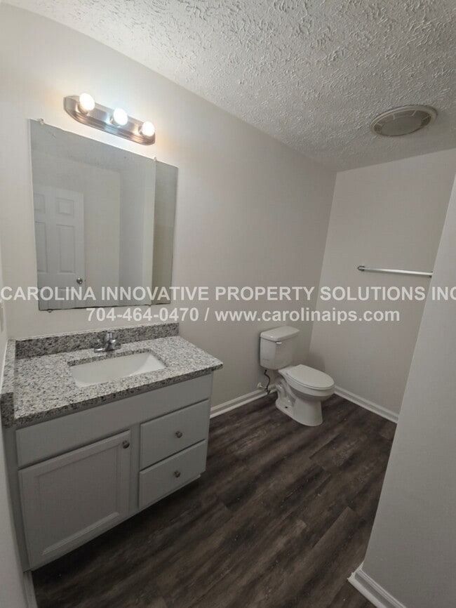 Building Photo - 1409 Tinnin Ave