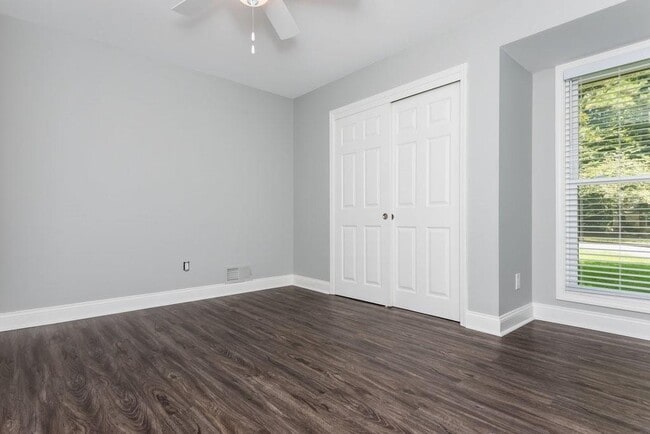 Building Photo - 2681 Ravenoaks Pl