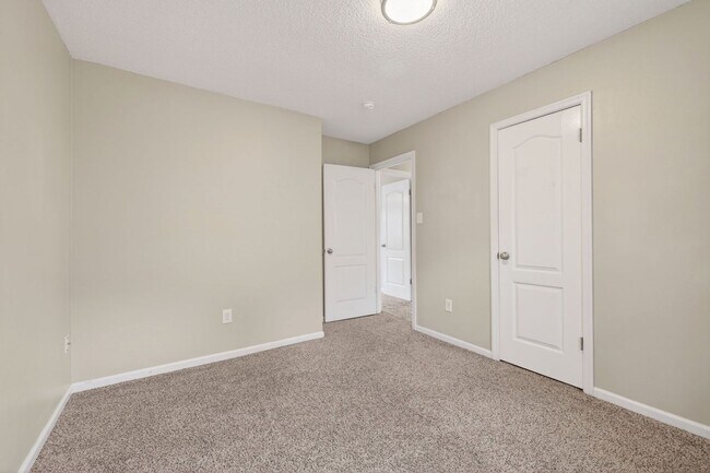 Building Photo - Virginia Beach Gem – 3 Bed, 2.5 Bath with Fenced Yard & Modern Upgrades