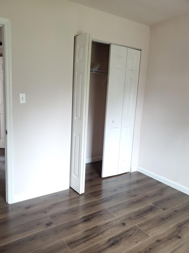 Interior Photo - 1086 Clinton Road