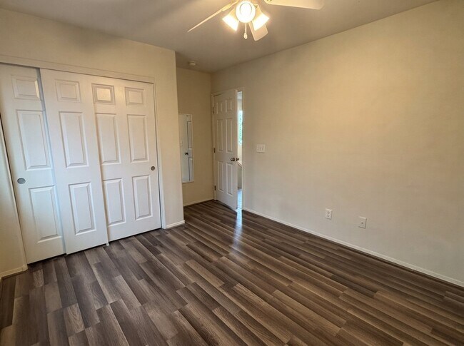 Building Photo - 989 Grand Cerritos Ave