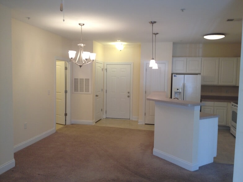 Dining Room - 100 Gateway Condos Drive