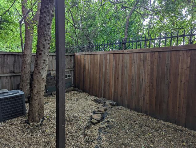 Building Photo - 7522 Holly Hill Dr