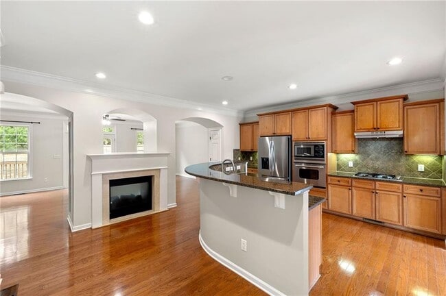 Building Photo - 10870 Brunson Dr