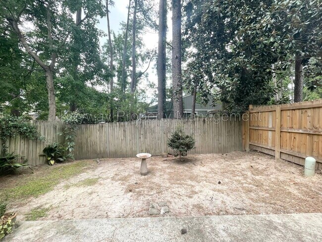 Building Photo - 839 Wimbledon Dr