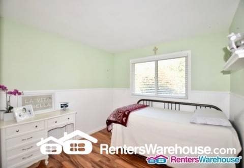 Building Photo - 13743 Yosemite Ave S