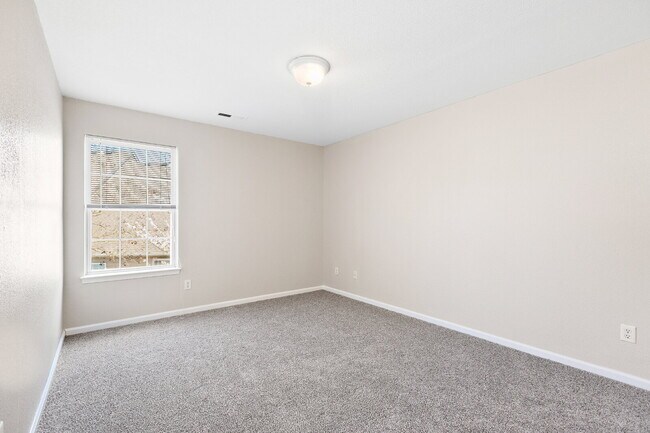 Building Photo - North Suffolk Rental