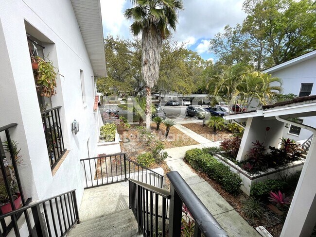 Building Photo - 300 S Florida Ave