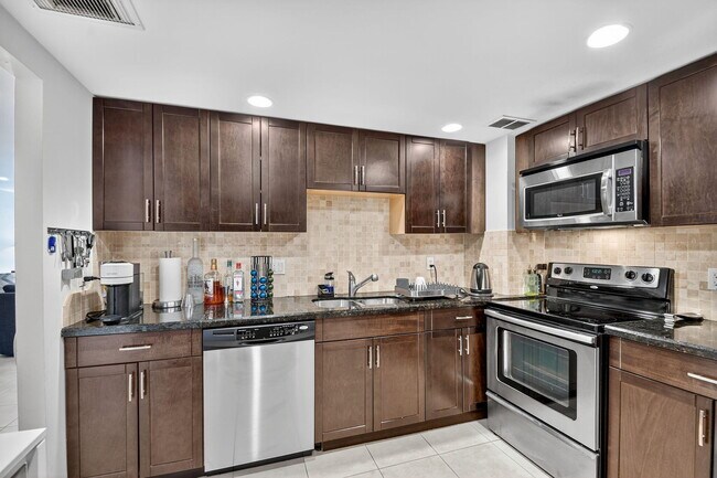 Building Photo - 3450 S Ocean Blvd