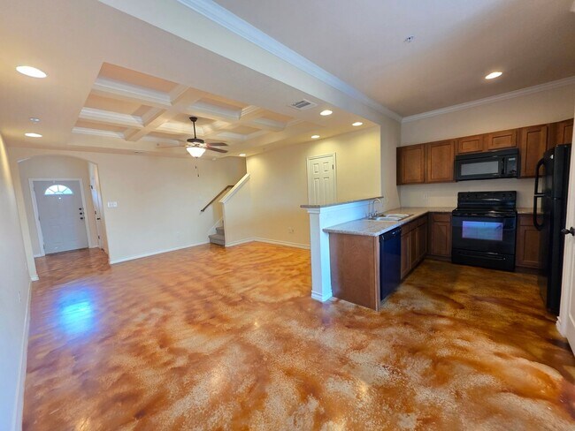 Building Photo - Town home for rent