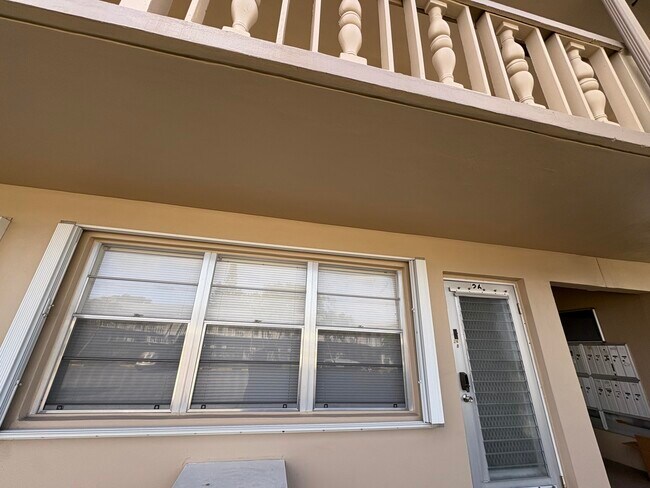 Building Photo - 26 Kingswood E