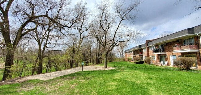 Building Photo - 2423 Ogden Ave