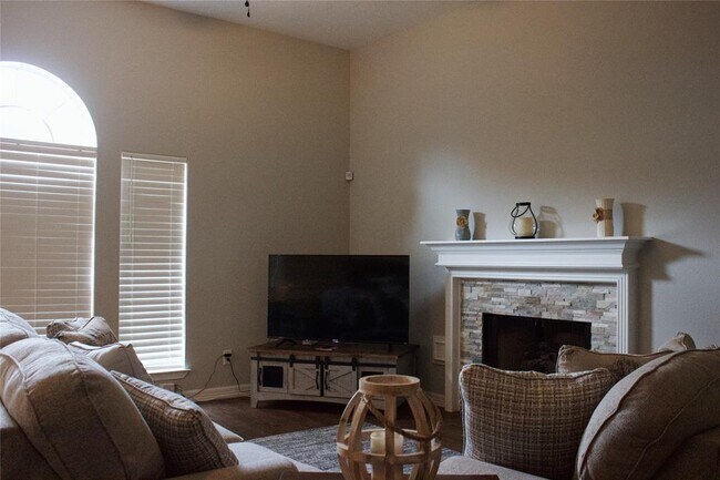 Building Photo - 10806 Sutter Ranch Cir