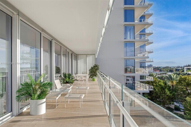 Building Photo - 9111 Collins Ave