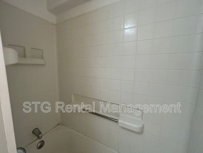 Building Photo - 145 E 500 S