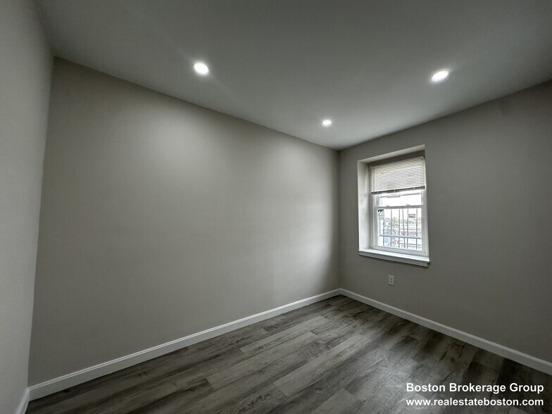 Building Photo - 57 Bennington St