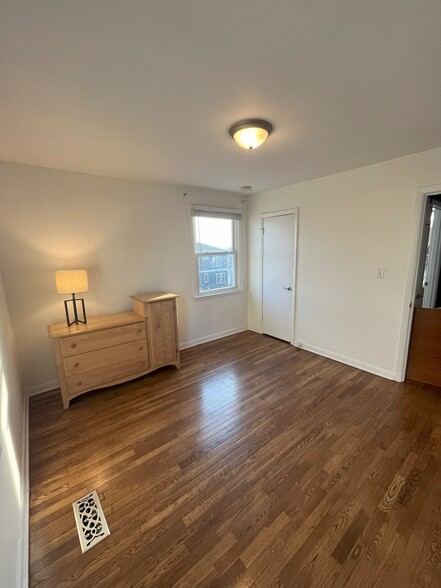 Building Photo - 3803 Lookout Dr