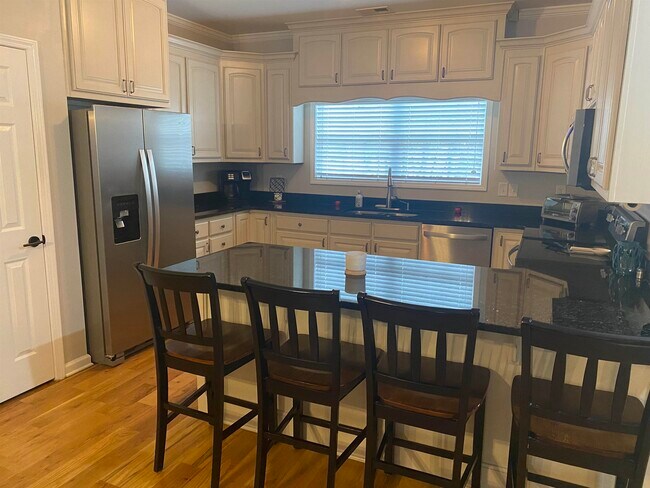 Building Photo - 500 Port Laz Ln