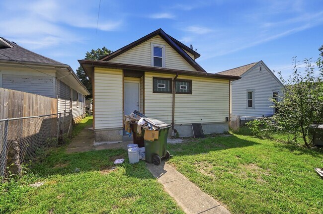 Building Photo - 413 Lockwood Ave