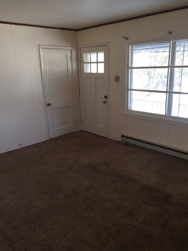 Building Photo - 23 Orchard Dr