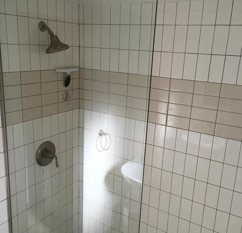 Building Photo - Updated one bed/one bath E Cap Condo, in-unit washer/dryer