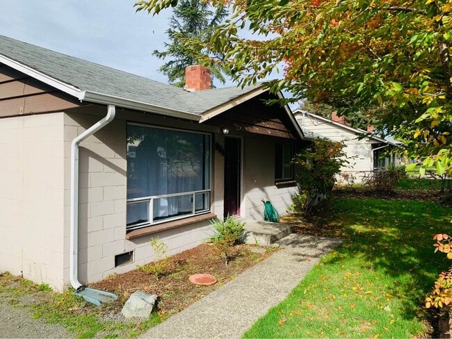 Building Photo - 859 Pierce Ave NE