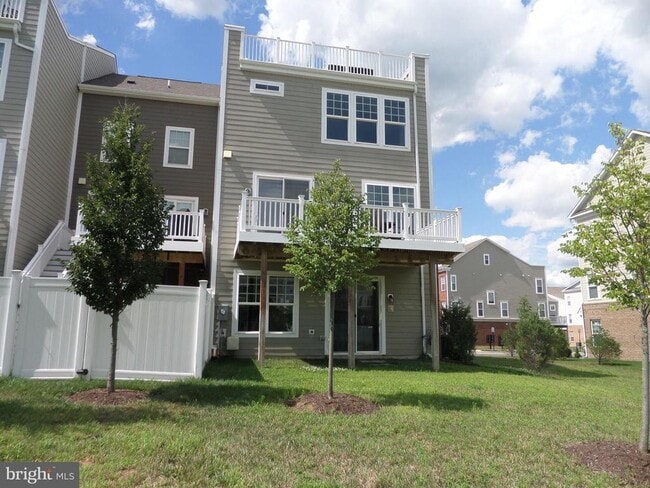 Building Photo - 42939 Running Creek Square